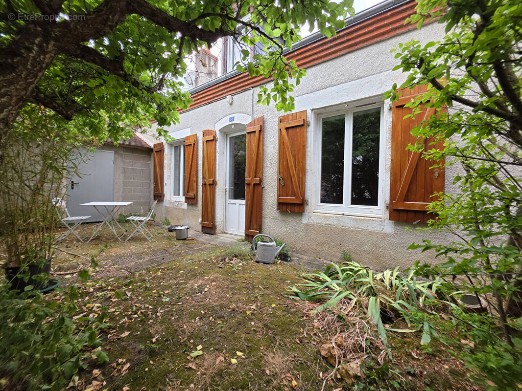 Maison à TOURNON-SAINT-MARTIN