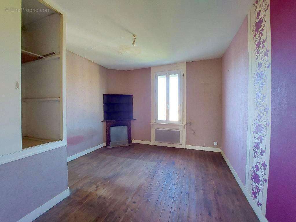Maison à DONVILLE-LES-BAINS