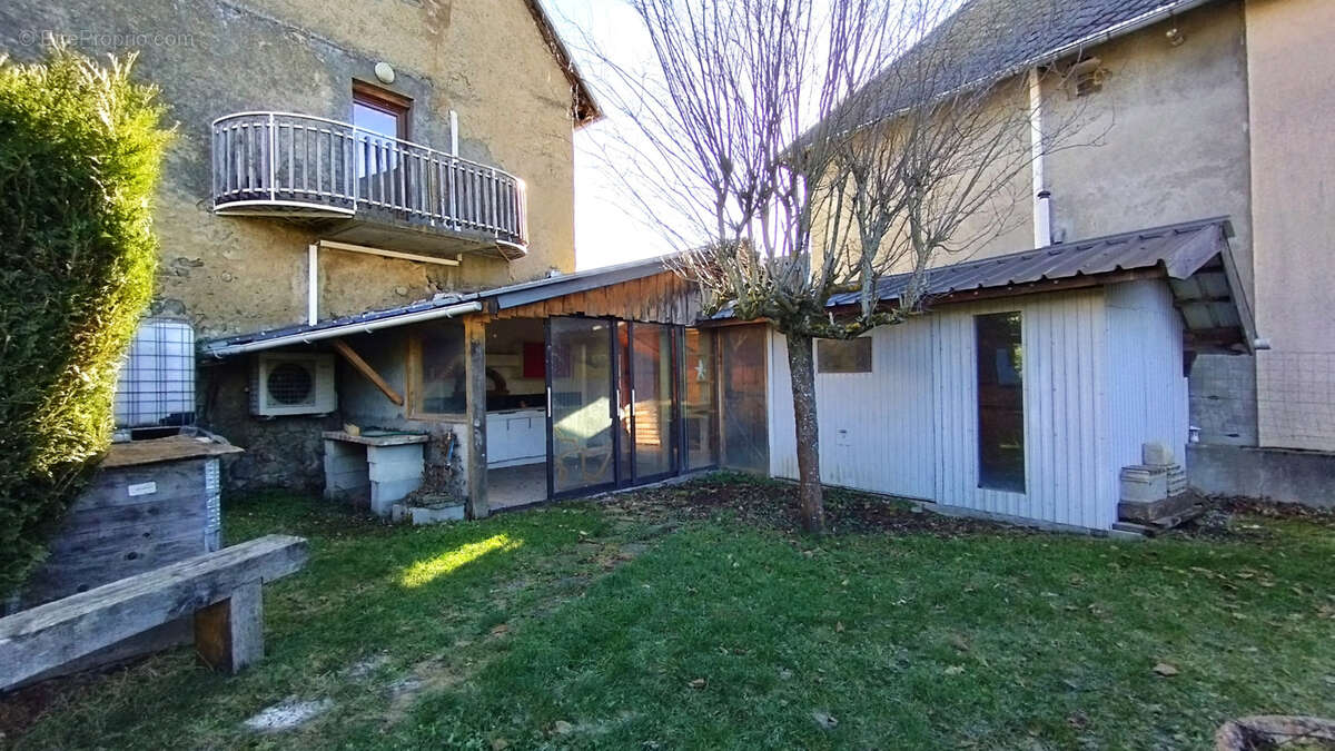 Maison à PIERRE-CHATEL