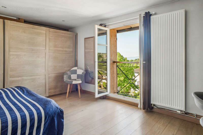 Maison à SAINT-CYR-AU-MONT-D&#039;OR