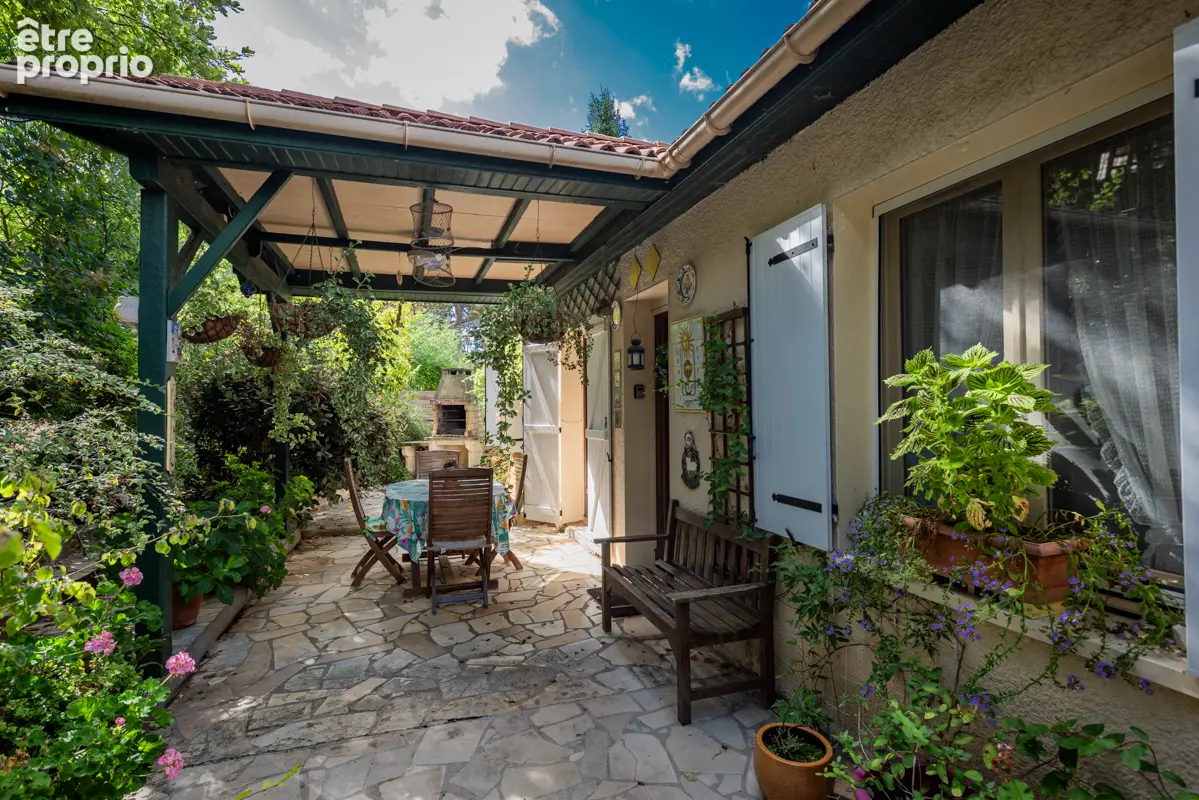 Maison plein de charme ,11pièce(s) 156 m2, 2 logements, garage et piscine - photo 3