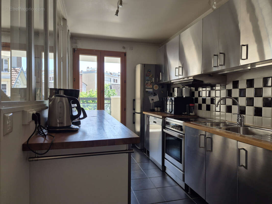 Appartement à LA GARENNE-COLOMBES