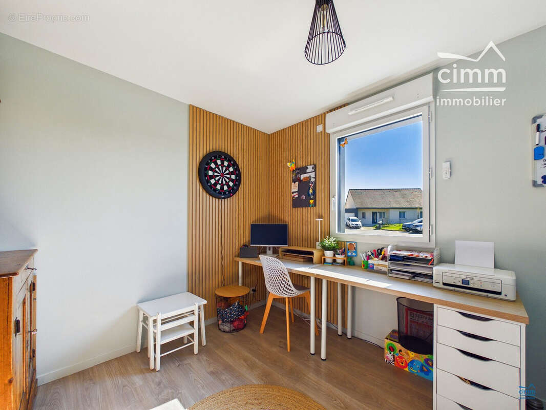 Maison à LONGUE-JUMELLES