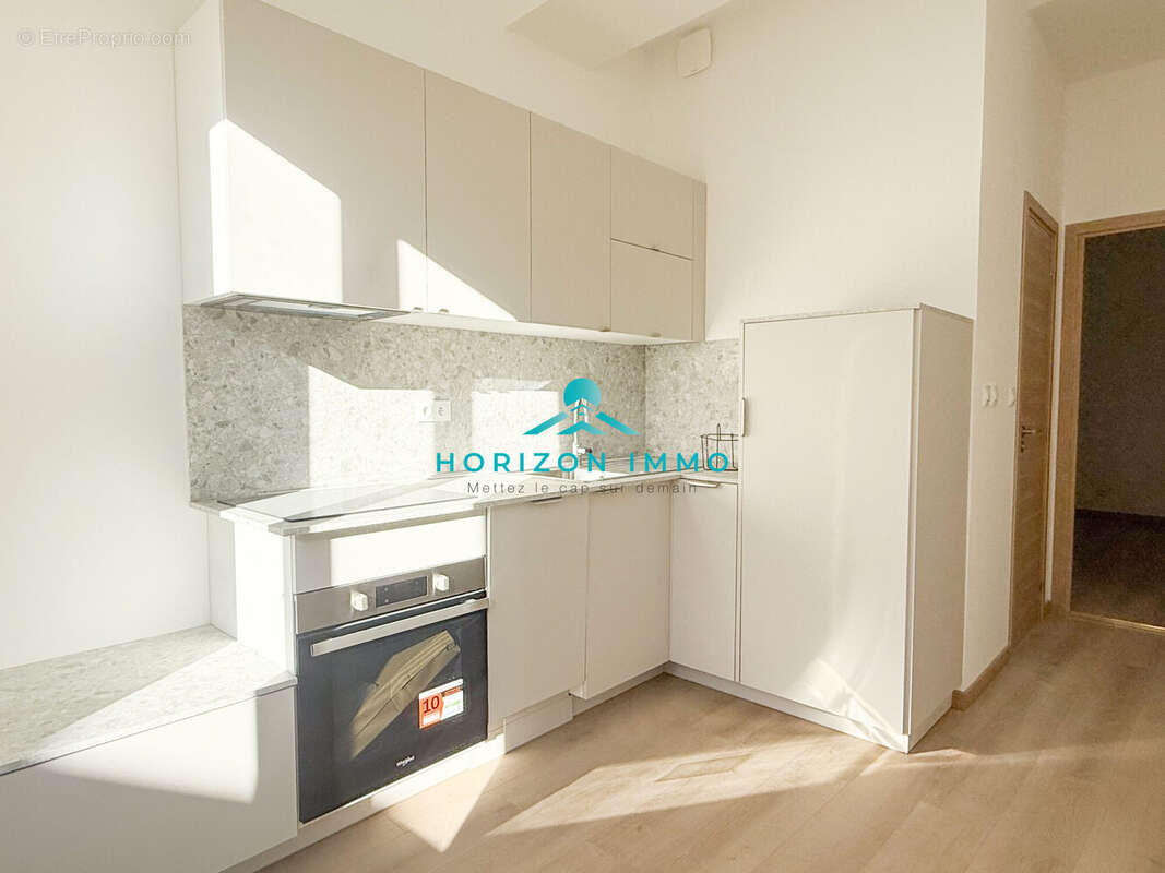 Appartement à SAINT-LAURENT-DU-VAR