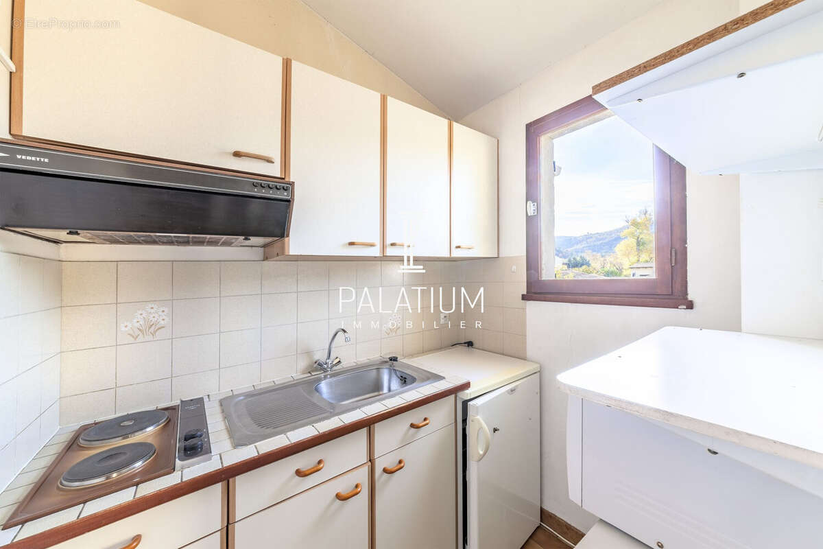 Appartement à GREOUX-LES-BAINS