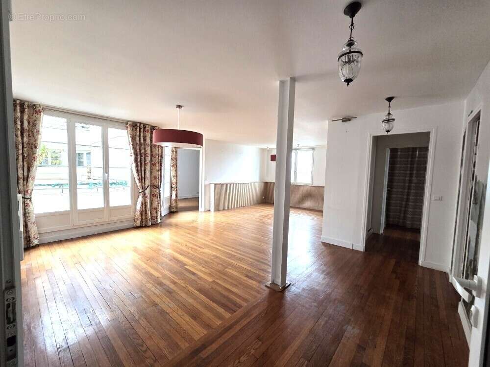 CORENTIN CELTON, limite Paris 15éme, un magnifique appartement familial de 4  pièces de 83m2 environ - photo 3