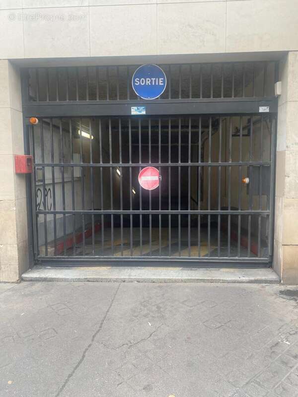 Photo 4 - Parking à PARIS-11E