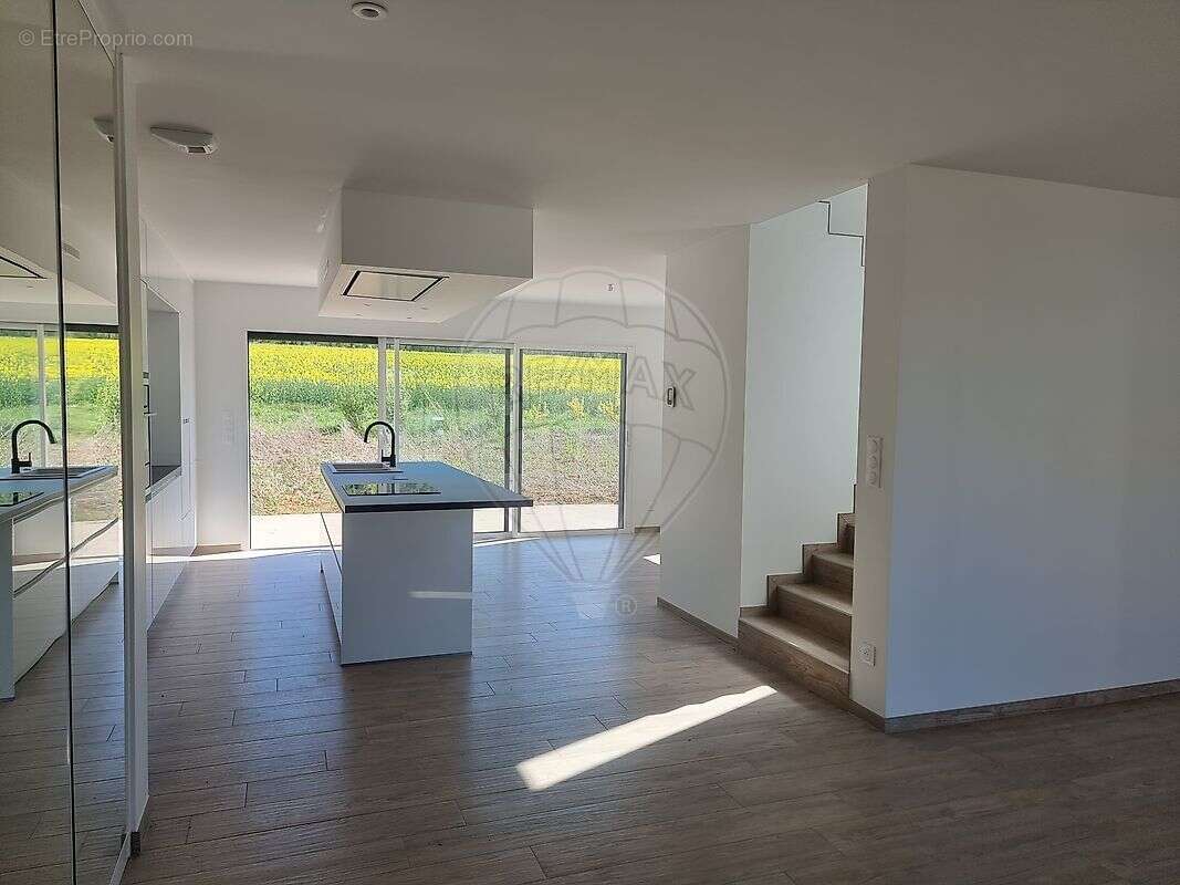 Maison à AMNEVILLE