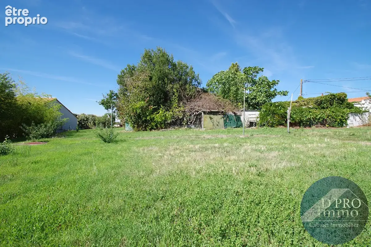 Un terrain de 500 m², le centre-ville à pied et la liberté de construire votre maison : à vous d'imaginer la suite. - photo 3