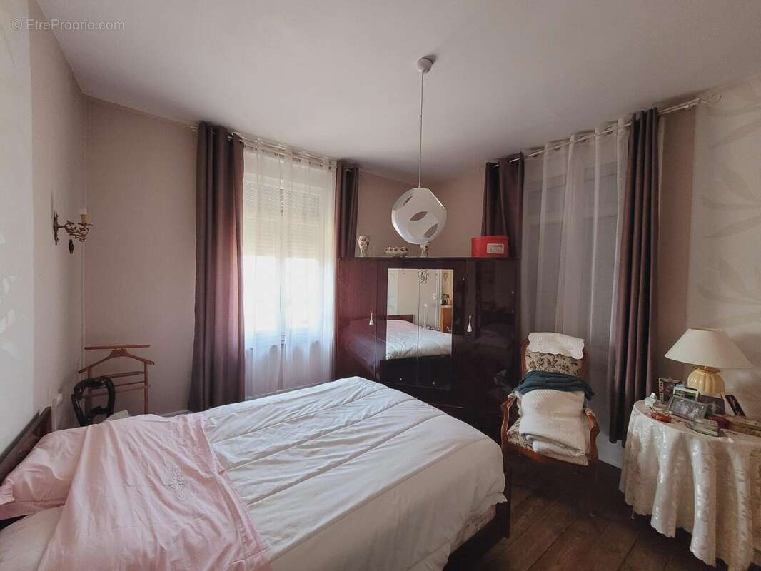 Maison à AVESNES-SUR-HELPE