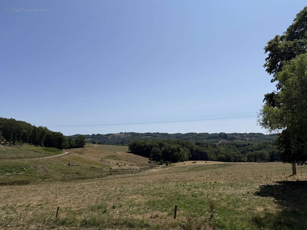 Maison à rénover avec terrain - photo 3
