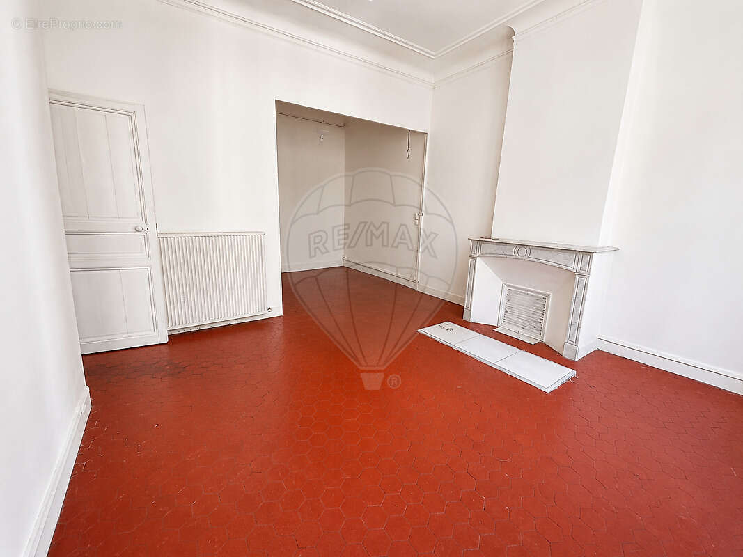 Appartement à MARSEILLE-4E