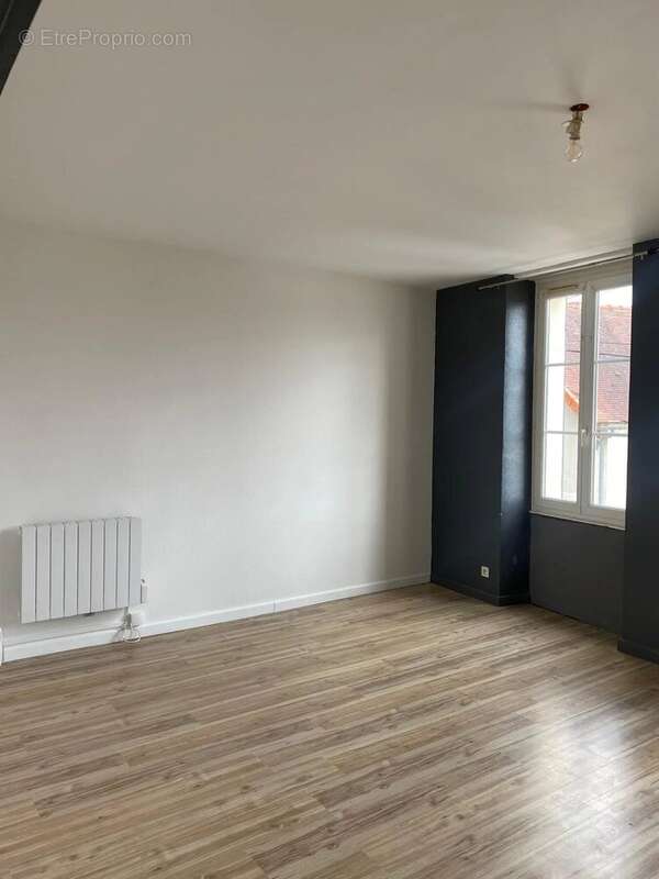 Appartement à BRIENON-SUR-ARMANCON