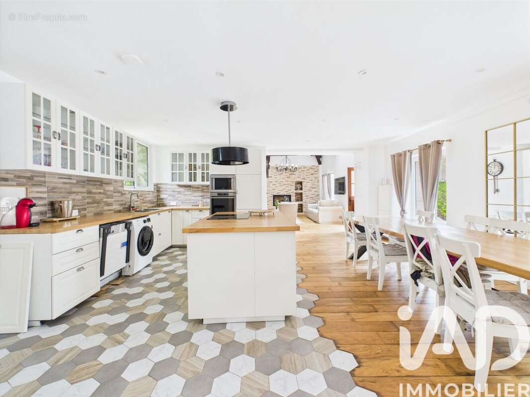 Maison 444 m² à Cornant  - photo 5