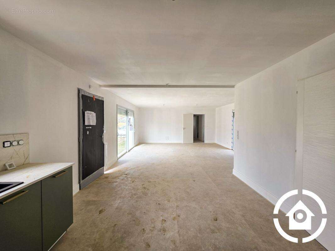 Maison neuve moderne avec garage et jardin - Breuillet - photo 5