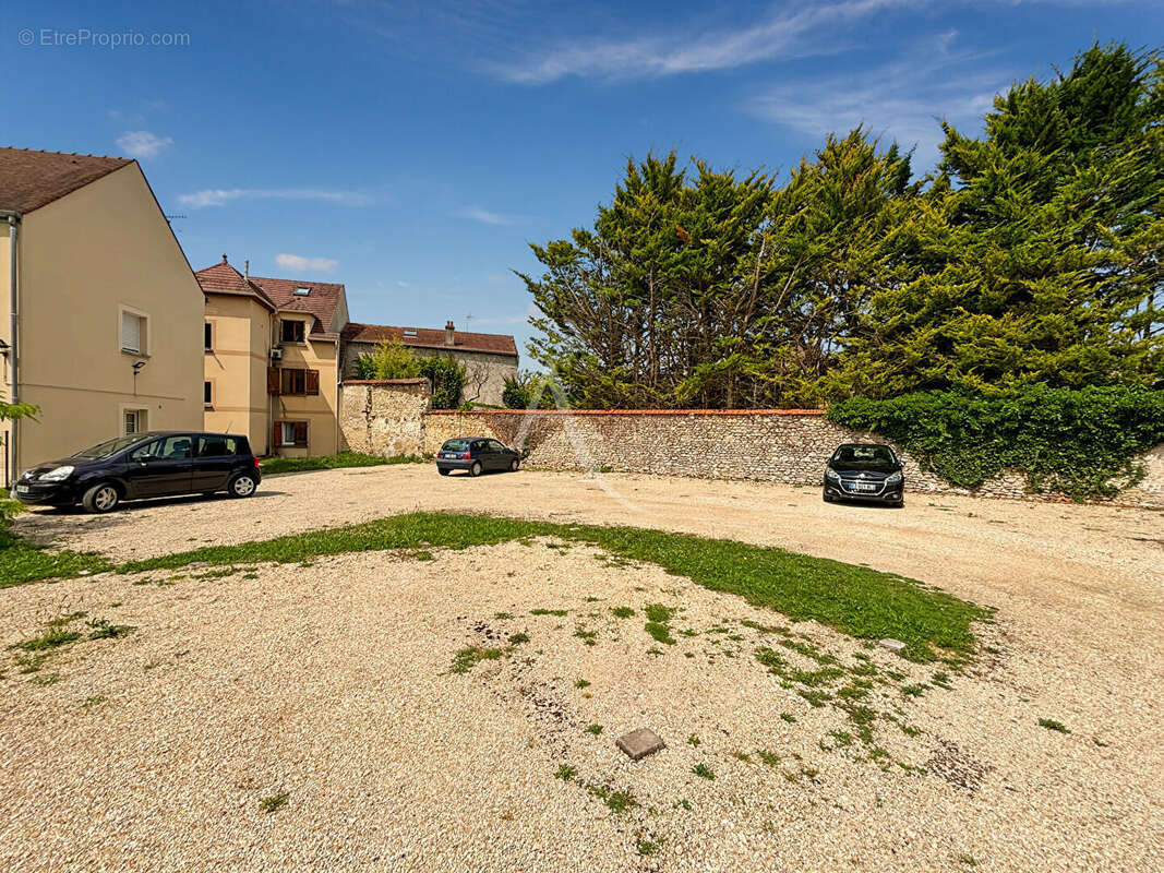Parking à ETAMPES