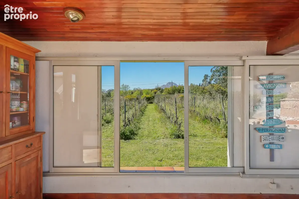 Propriete d'exception avec villa et annexes - photo 5