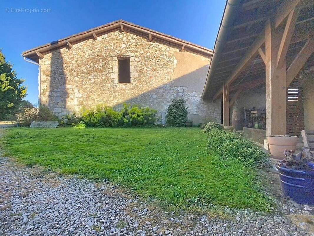 Photo 1 - Maison à ORDAN-LARROQUE