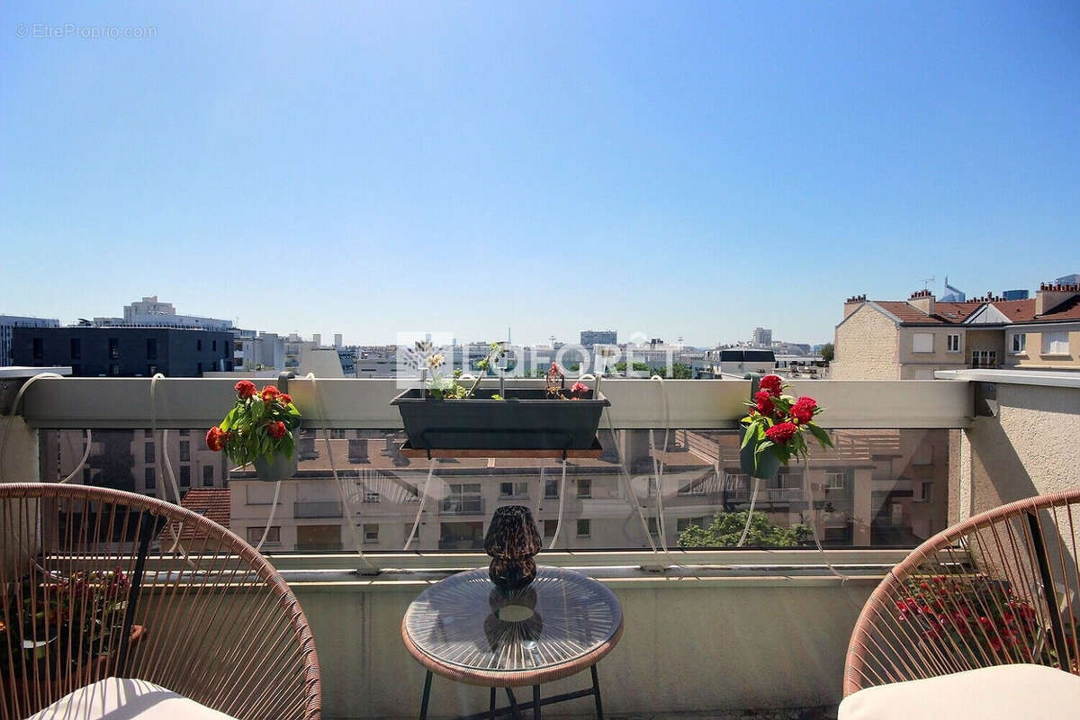 Appartement à COURBEVOIE