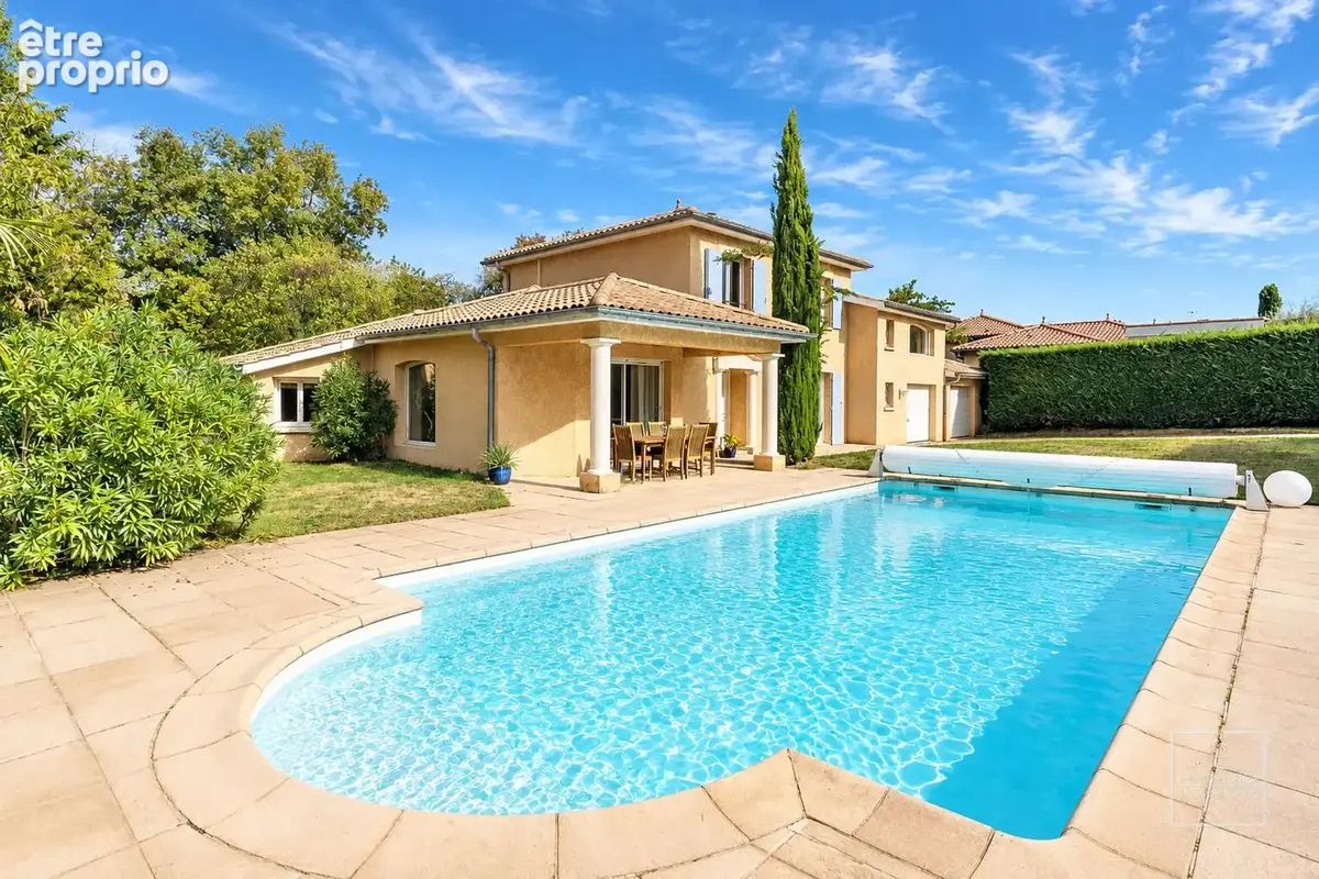 DOMMARTIN, à 2 pas du centre,  belle villa 6 chambres, terrain avec piscine - photo 1