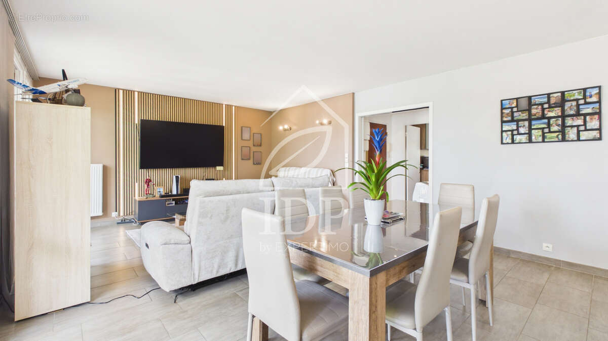 Appartement à CORBEIL-ESSONNES