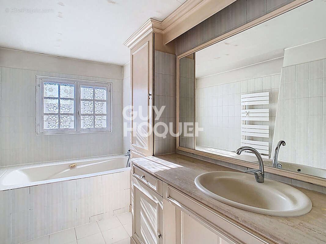 Maison à FRESNOY-LA-RIVIERE