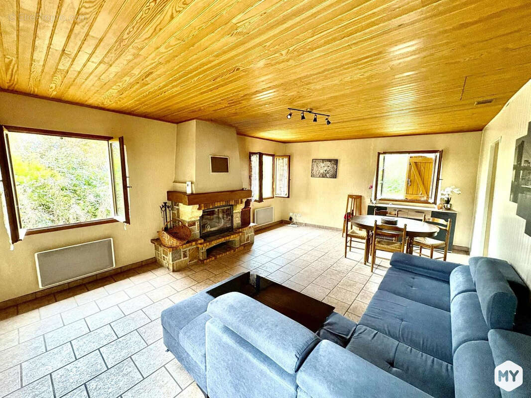 Maison à MERINCHAL