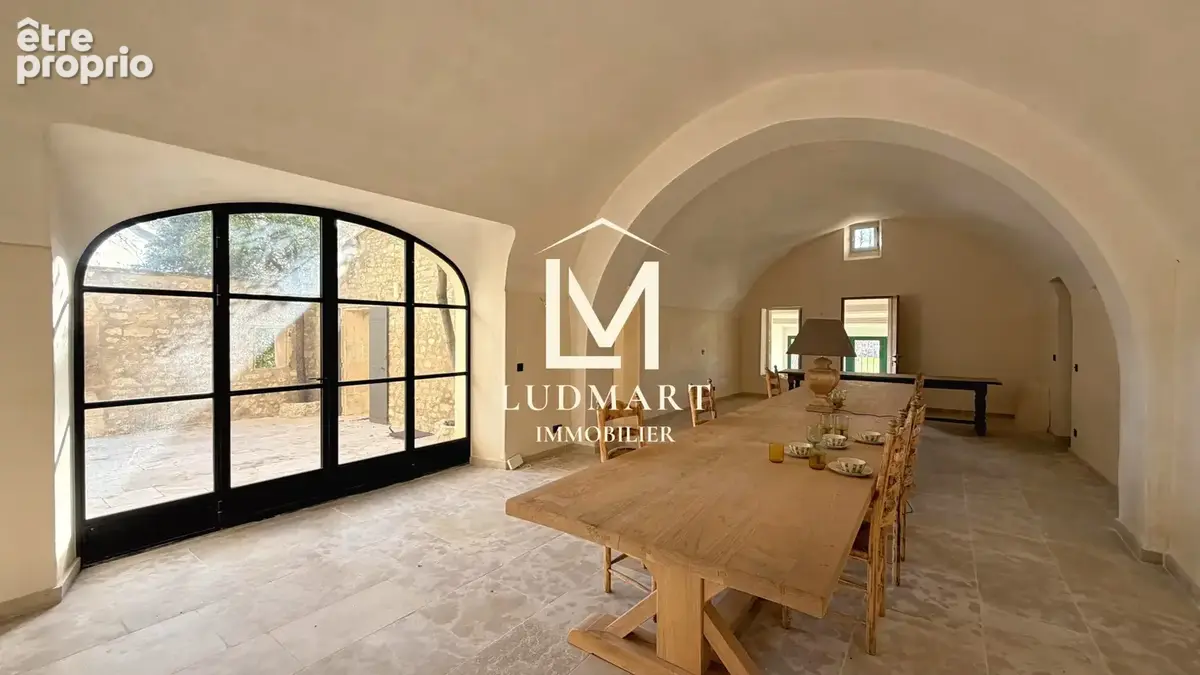 Propriété d’exception de 1300m2 au cœur des Alpilles — Domaine de 7,3 ha avec oliveraie - photo 15