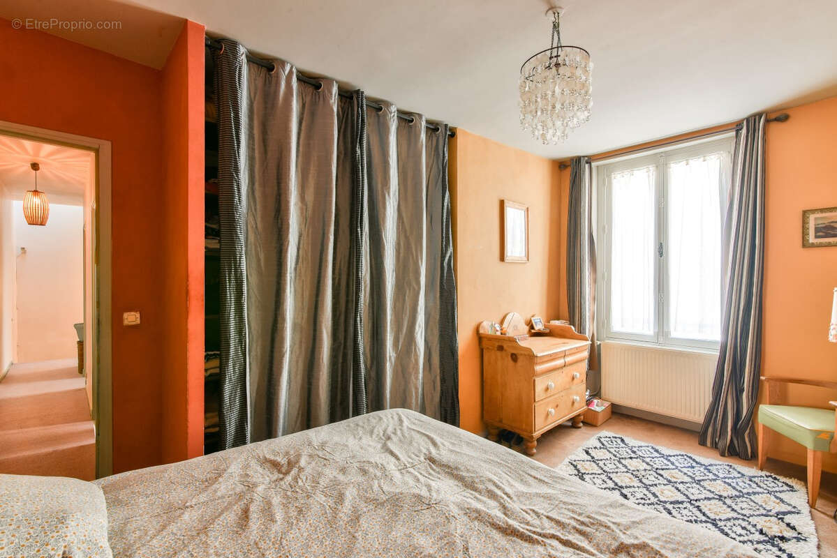 Maison à PARIS-19E