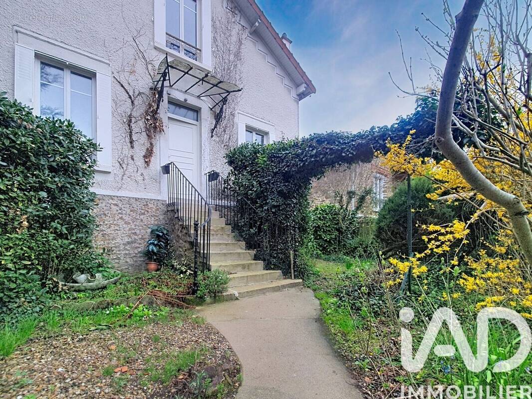 Photo 1 - Maison à LES PAVILLONS-SOUS-BOIS