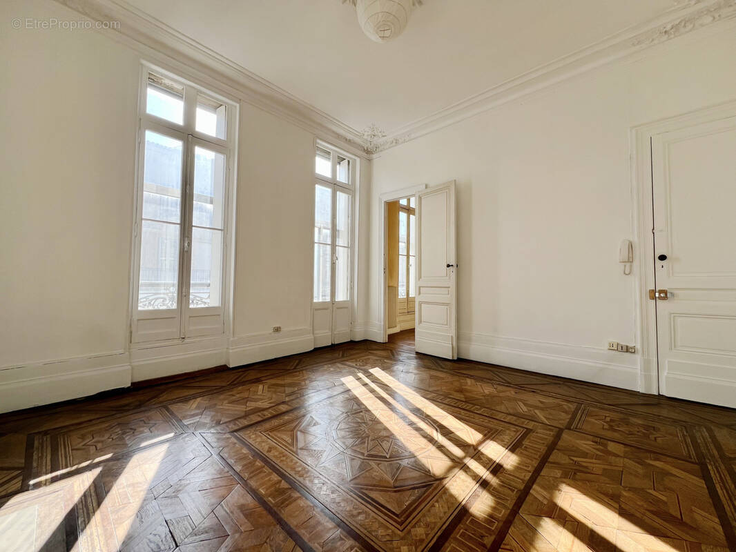 Appartement à BORDEAUX