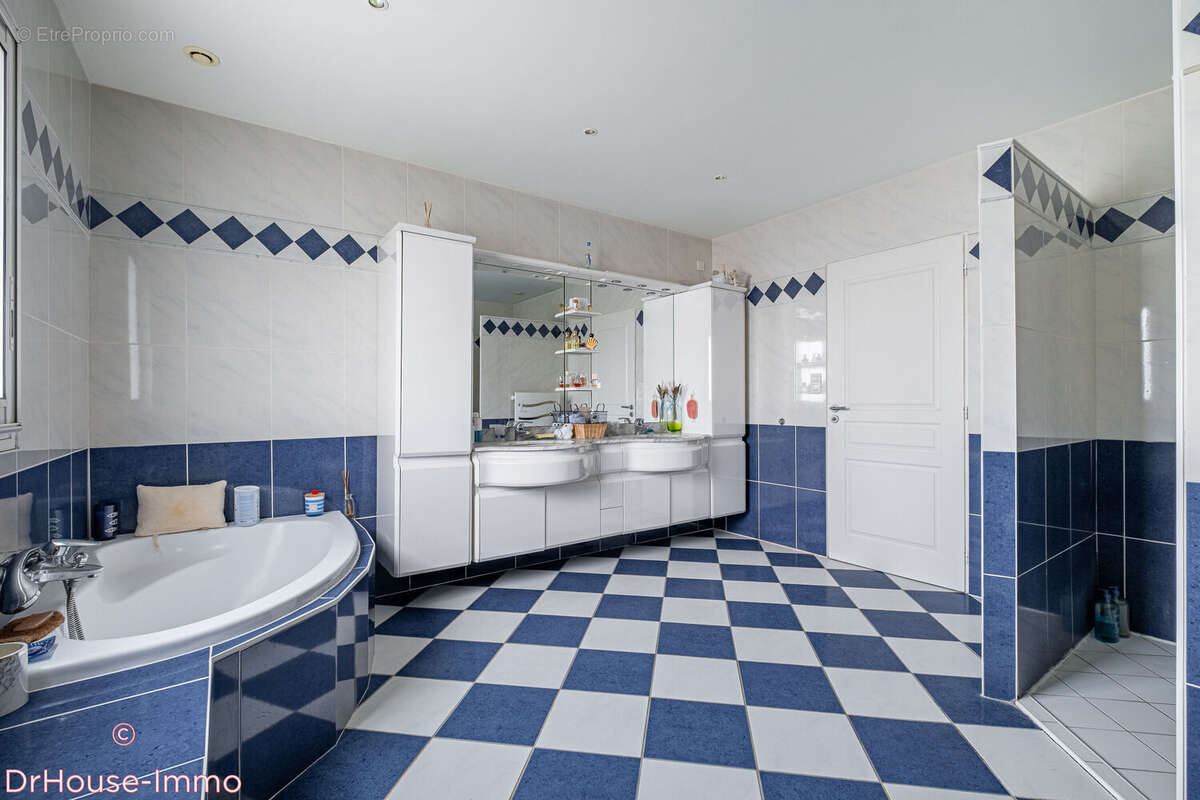 Maison 243 m² à Pornic  - photo 34