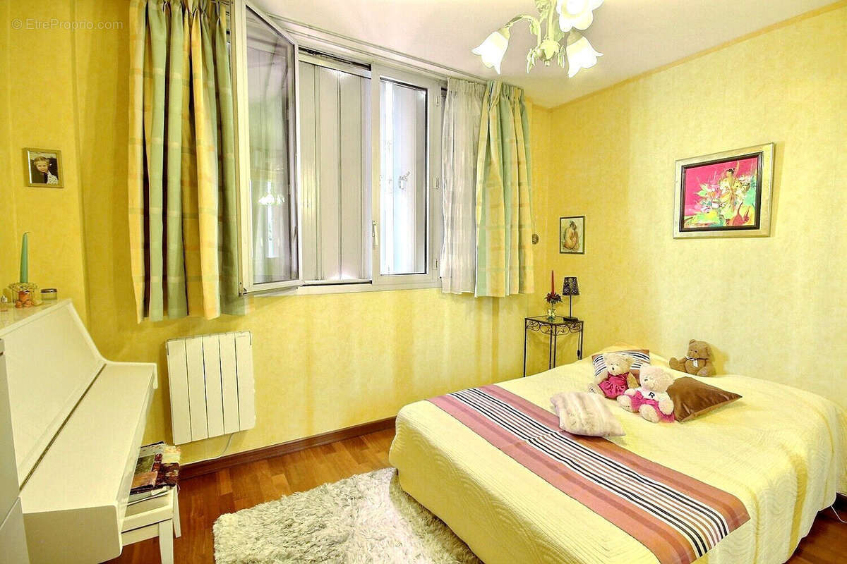 Appartement à FRESNES