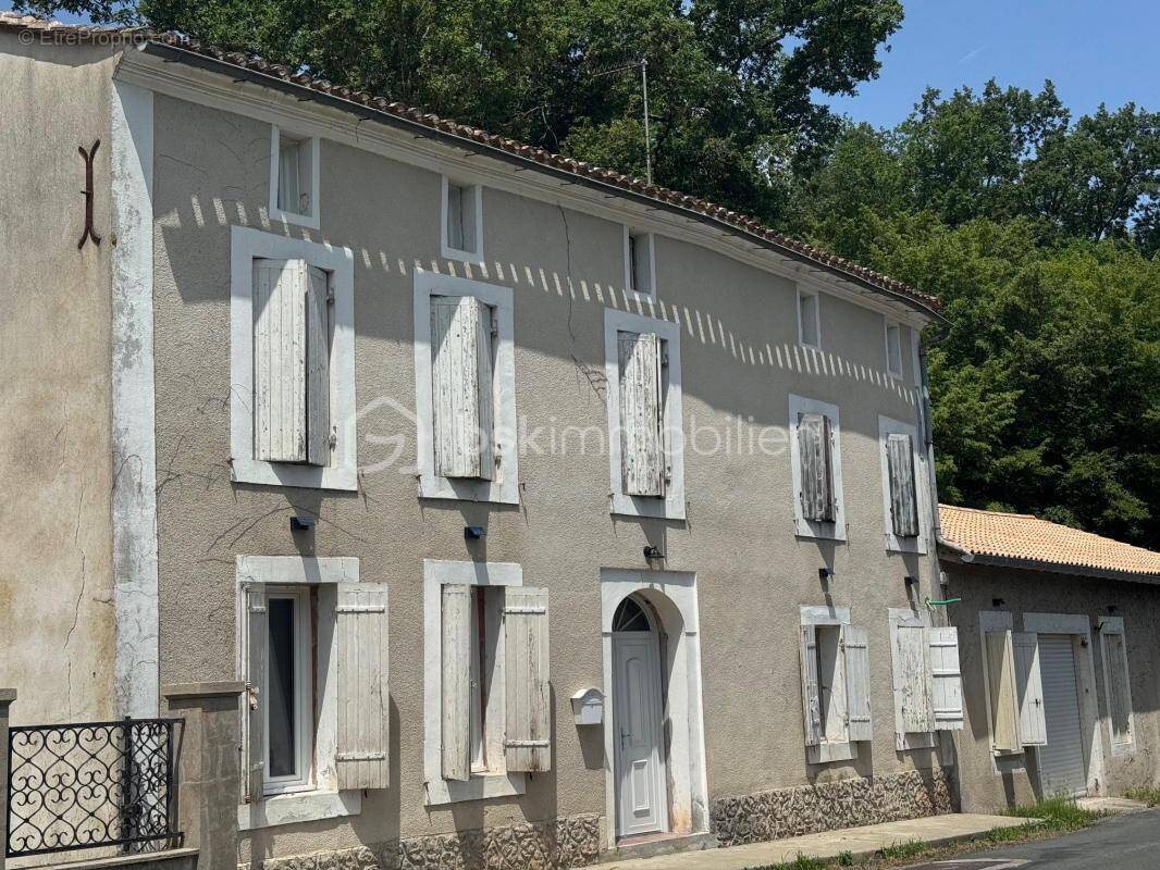 Maison à MONTPON-MENESTEROL