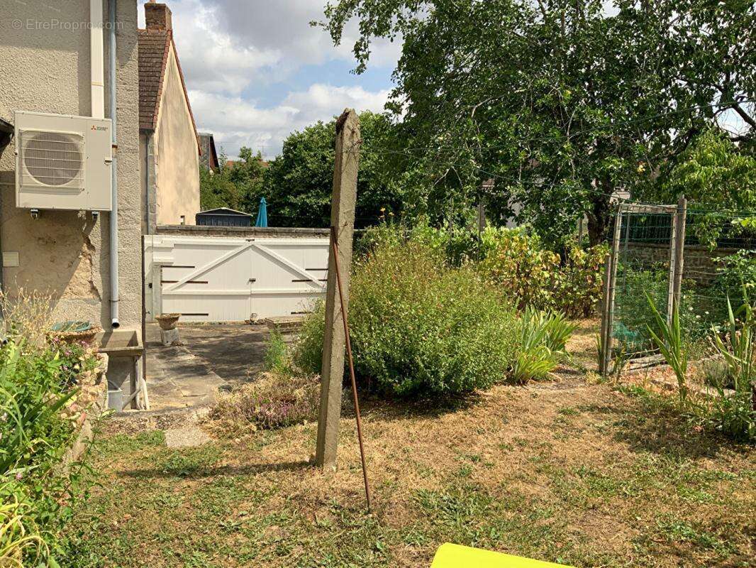 Maison à CHENERAILLES