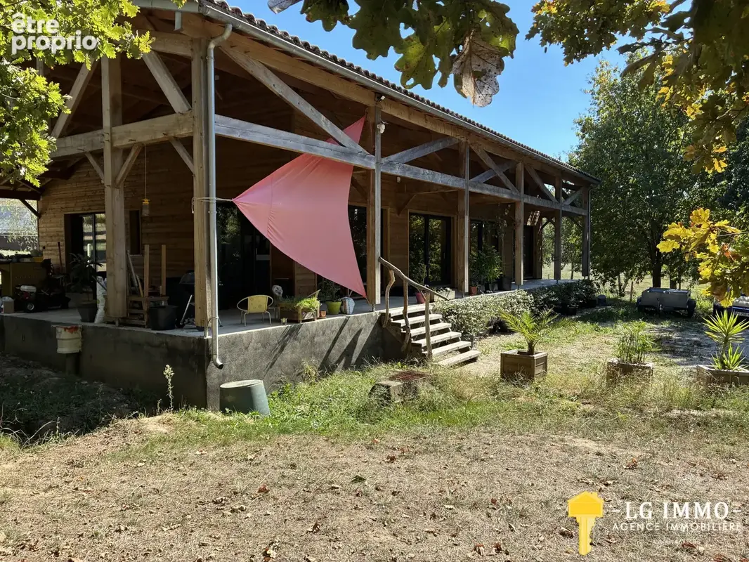 Maison contemporaine en bois, 3 chambres avec leur salle d'eau, jardin 3800 m2 - photo 2