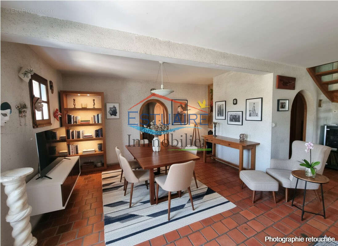 Maison 174 m² à Saint-Etienne-De-Montluc  - photo 5