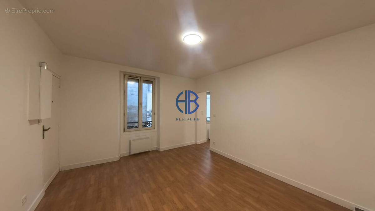 Appartement à AUBERVILLIERS