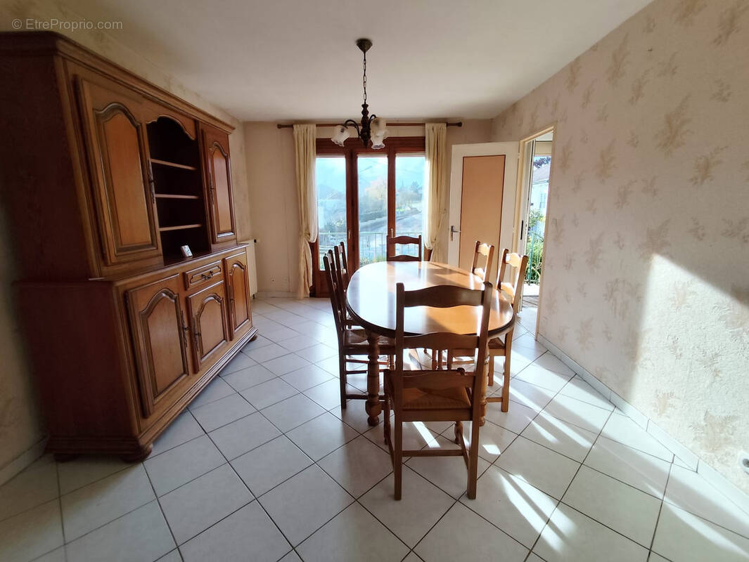 Maison à FRESNAY-SUR-SARTHE