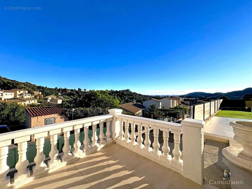 Maison à MANDELIEU-LA-NAPOULE