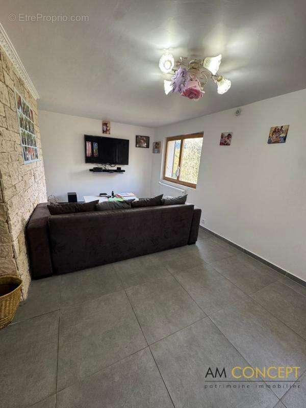 Maison à BERRE-LES-ALPES