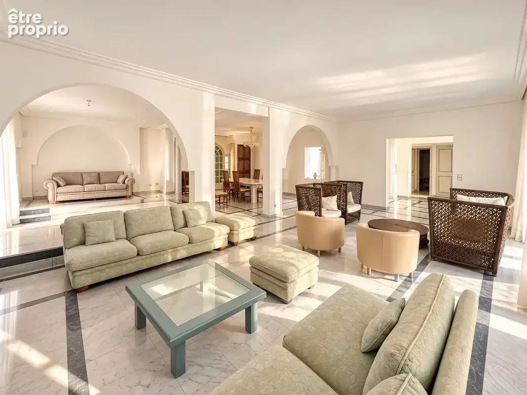  Belle demeure de 350 m² habitable – Proche Clinique Clémenville– Terrain de 1 000 m² avec piscine - photo 7