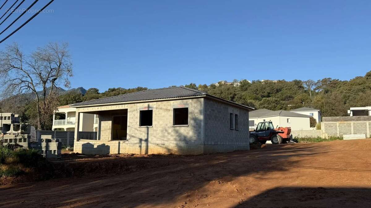 Maison à SANTA-LUCIA-DI-MORIANI