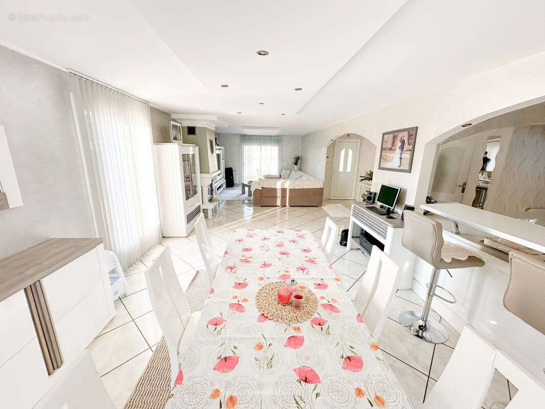 Maison 128 m² à Randan  - photo 8