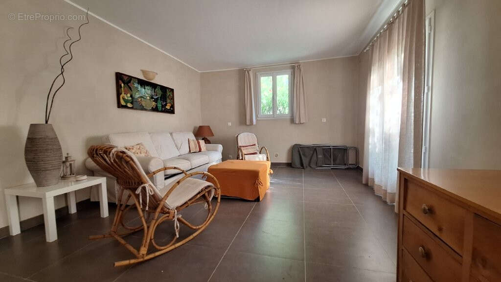 Maison à CENTURI