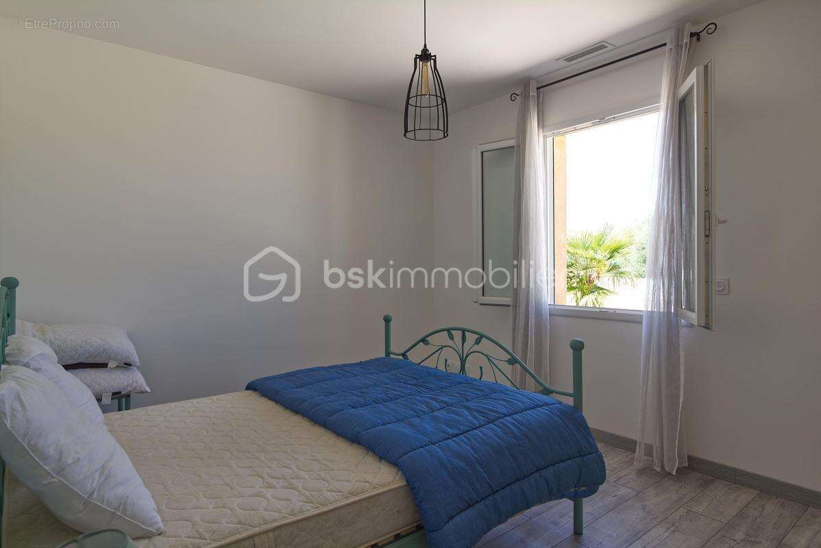 Villa récente de 118 m² avec piscine - photo 9