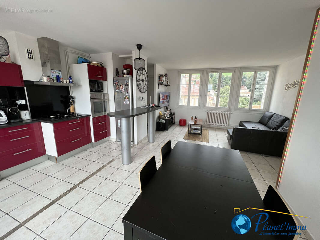 Appartement à SAINT-ETIENNE