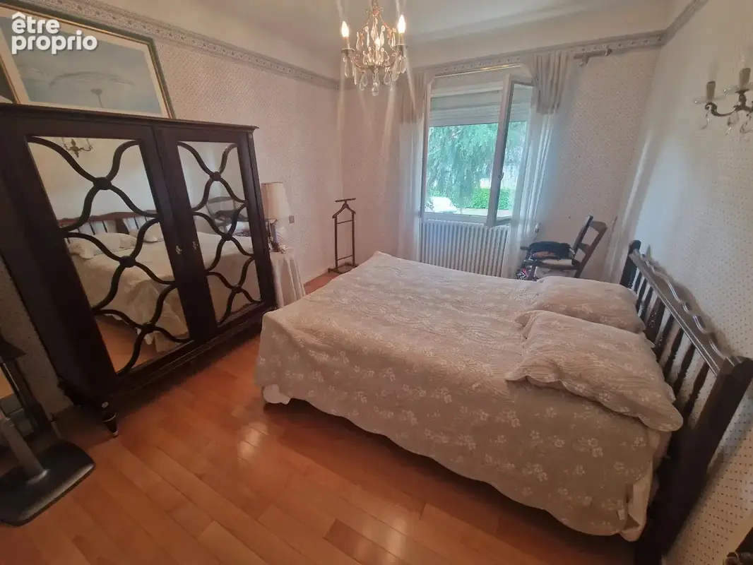 Villa Familiale avec appartement, grand garage et terrain plat - photo 20