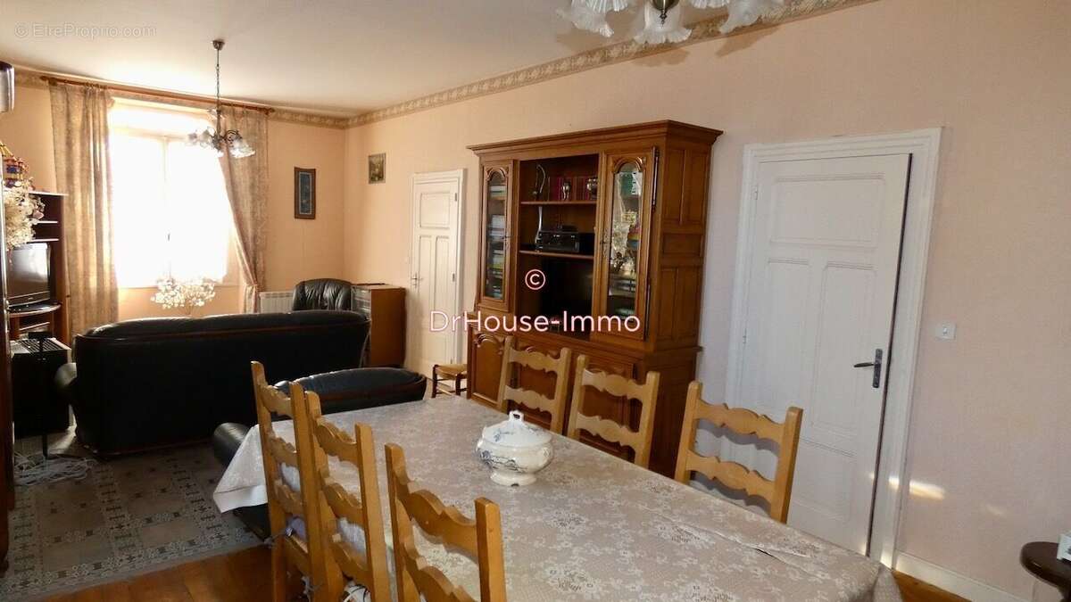 Maison à CAHUZAC-SUR-VERE