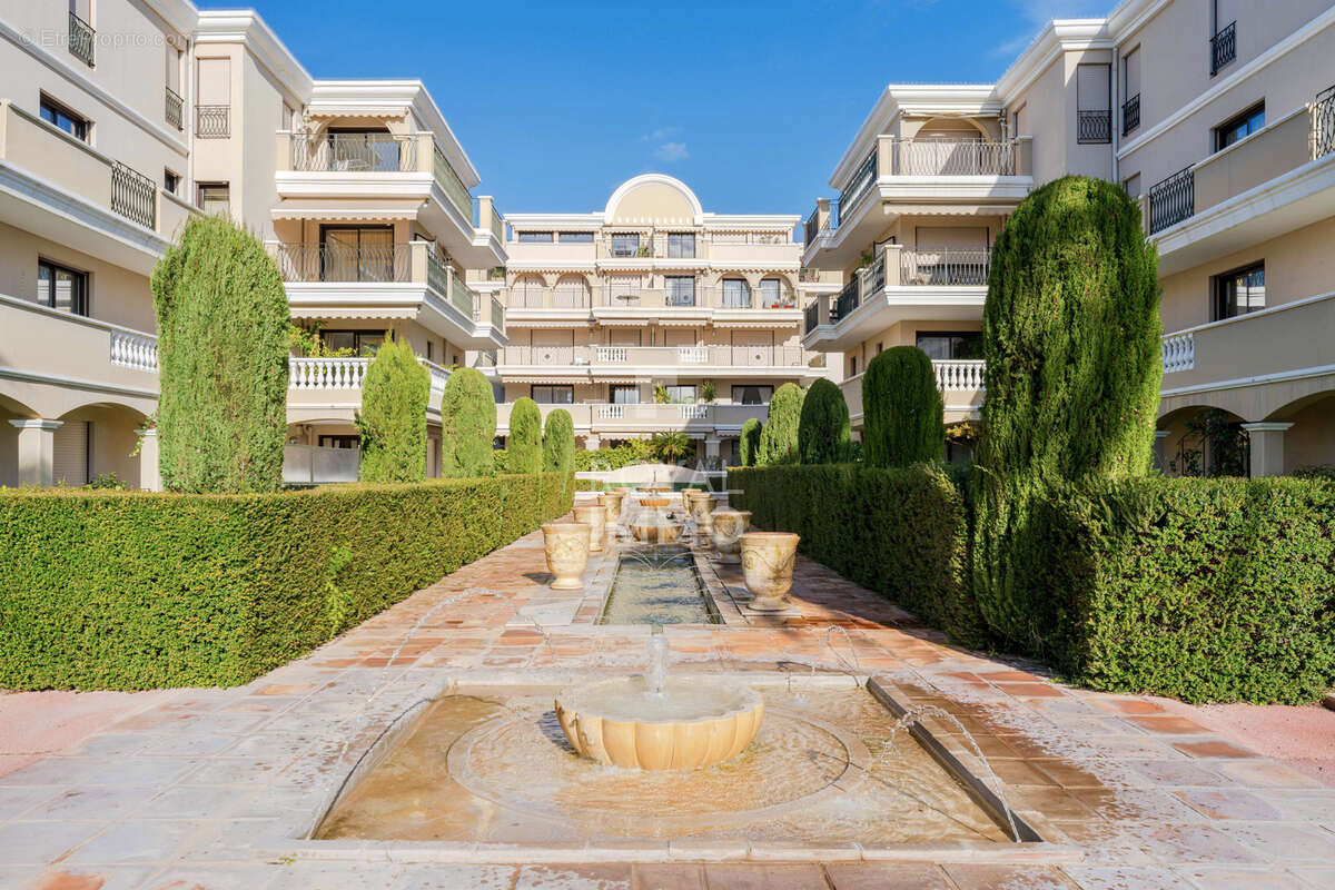 Appartement à HYERES